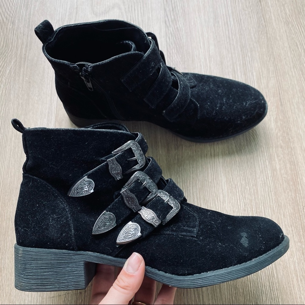 Rampage Lefthook Black Velvet Western Ankle Boots